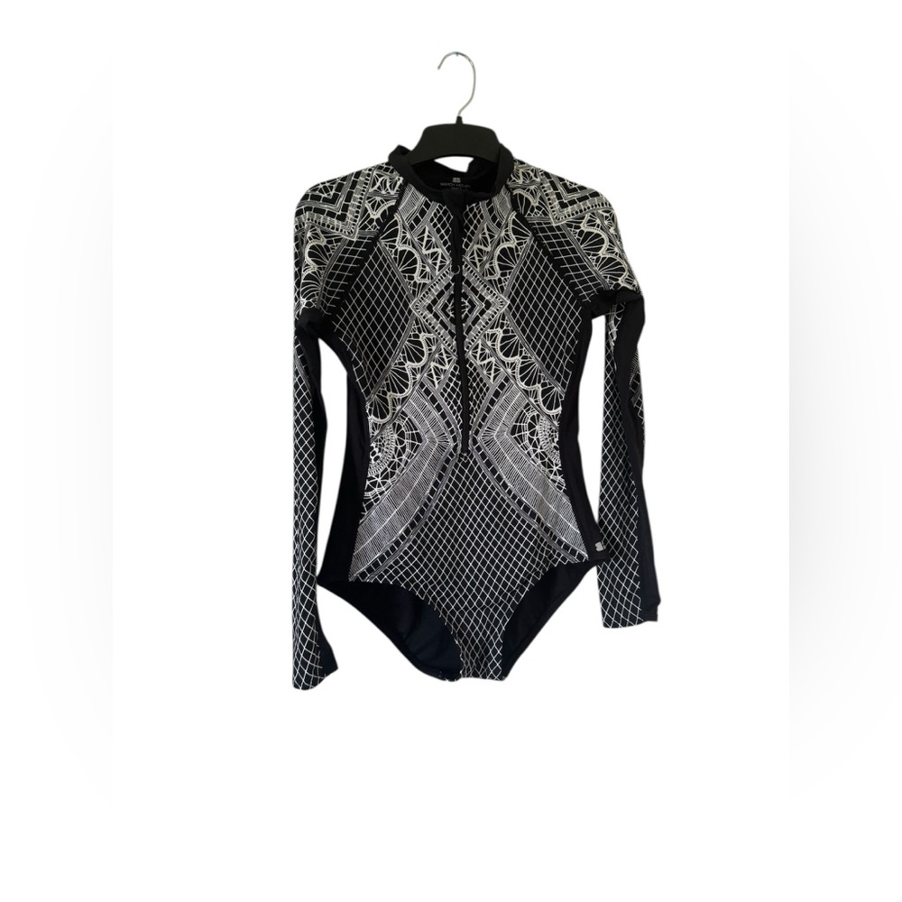 Beach House Sport Black Activewear Top